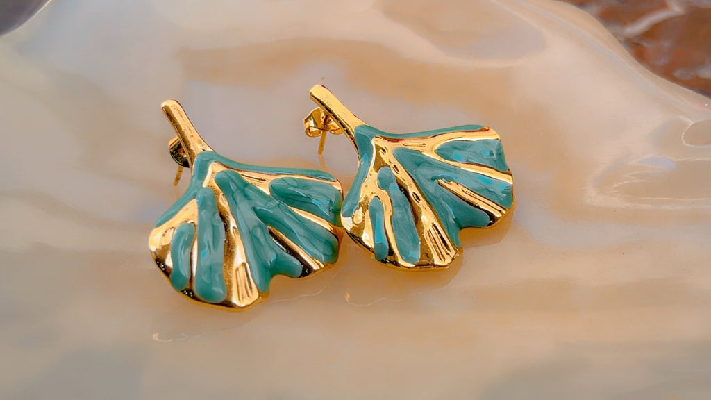 Shell Stud (Resin)